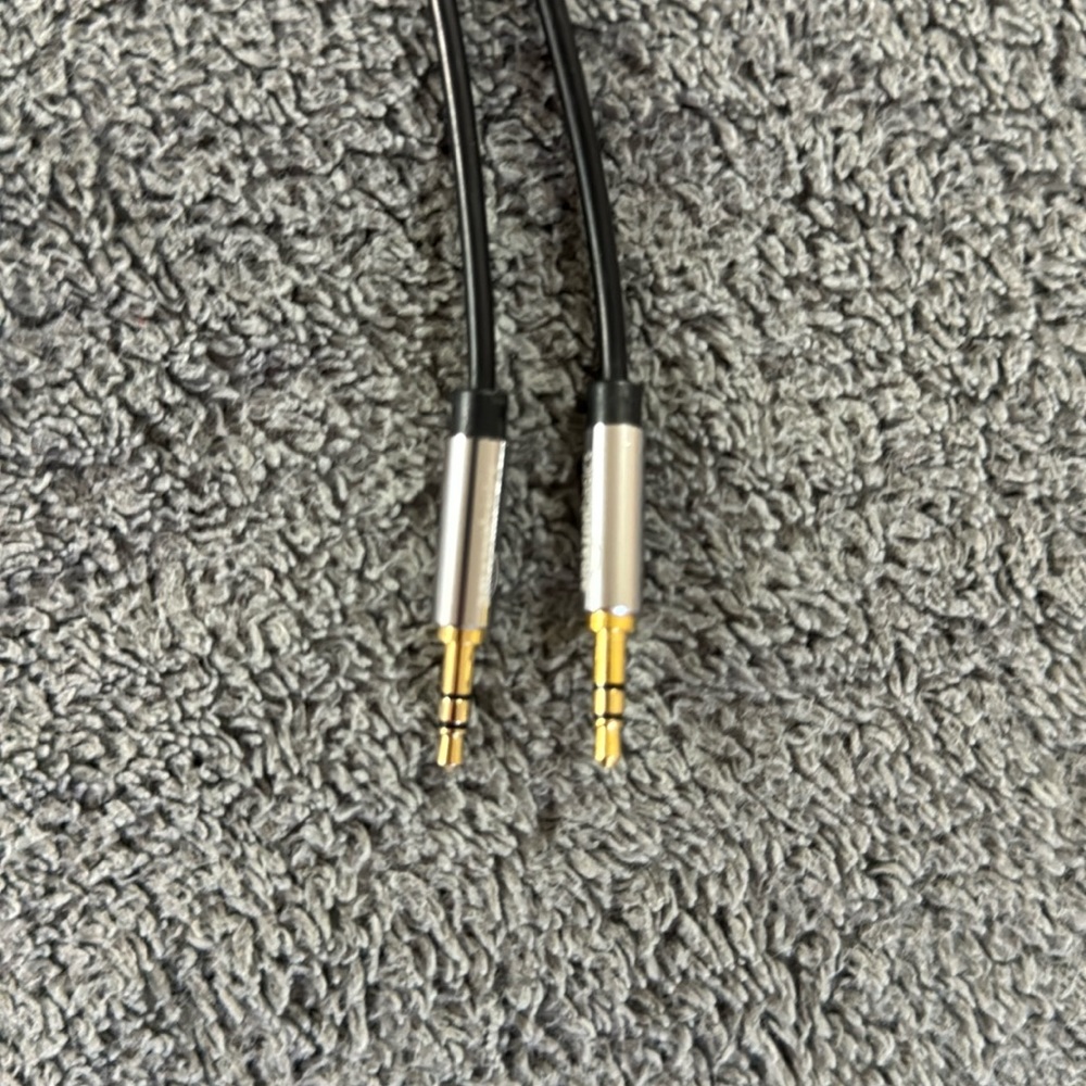 Male to Male audio cord (Amazon Basics) approx. 3 ft